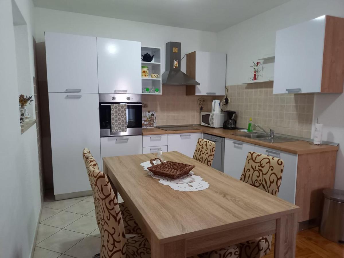 Apartmani Afrodita Crikvenica Exterior photo