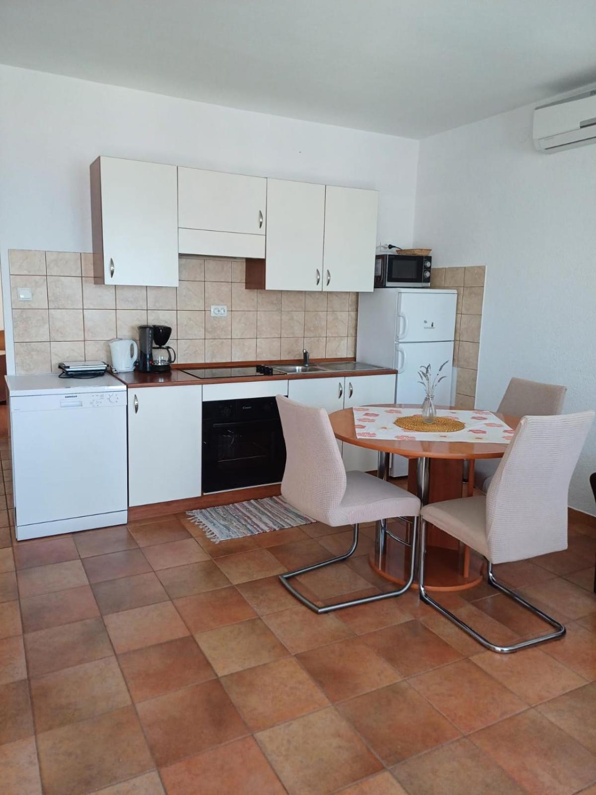 Apartmani Afrodita Crikvenica Exterior photo
